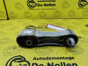 Gebruikte Versnellingsbak Steun Mini Mini (F56) 2.0 16V Cooper S Prijs € 50,00 Margeregeling aangeboden door de Nollen autorecycling