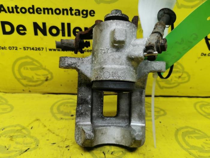 Remklauw (Tang) links-achter van een Audi A4 (B6) 2.0 20V 2001