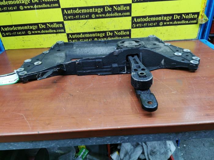 Gebruikte Subframe Volkswagen Golf V (1K1) 1.9 TDI Prijs € 40,00 Margeregeling aangeboden door autodemontage denollen
