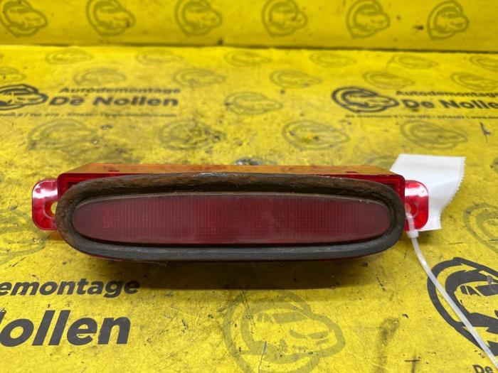 Extra Remlicht midden van een Mazda 3 (BK12) 1.6i 16V 2004