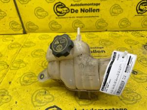 Gebruikte Expansievat Opel Adam 1.2 16V Prijs € 19,95 Margeregeling aangeboden door de Nollen autorecycling