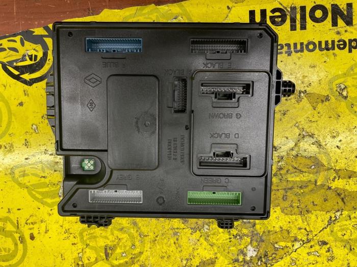 Gebruikte Module Bodycontrol Renault Zoé (AG) R110 Prijs € 150,00 Margeregeling aangeboden door autodemontage denollen