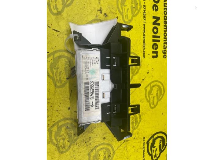 Gebruikte Display Interieur Renault Megane II CC (EM) 1.6 16V Prijs op aanvraag aangeboden door autodemontage denollen