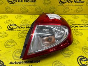 Gebruikte Achterlicht rechts Renault Clio III (BR/CR) 1.5 dCi 75 FAP Prijs € 45,00 Margeregeling aangeboden door de Nollen autorecycling