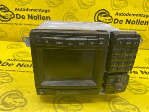 Gebruikte Radio CD Speler Mercedes S (W220) 3.2 S-320 CDI 24V Prijs € 175,00 Margeregeling aangeboden door de Nollen autorecycling