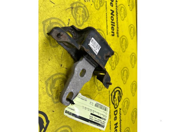 Gebruikte Versnellingsbak Steun Ford Fiesta 6 (JA8) 1.0 EcoBoost 12V Sport Prijs € 30,00 Margeregeling aangeboden door autodemontage denollen