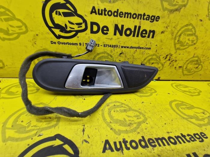 Gebruikte Handgreep Ford Fiesta 6 (JA8) 1.0 EcoBoost 12V Sport Prijs € 25,00 Margeregeling aangeboden door autodemontage denollen