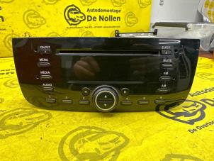 Gebruikte Radio CD Speler Fiat Punto Evo (199) 1.3 JTD Multijet 85 16V Euro 5 Prijs € 110,00 Margeregeling aangeboden door de Nollen autorecycling