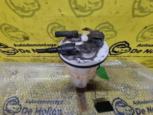 Gebruikte Tank element Pomp Toyota Yaris (P1) 1.3 16V VVT-i Prijs € 50,00 Margeregeling aangeboden door de Nollen autorecycling