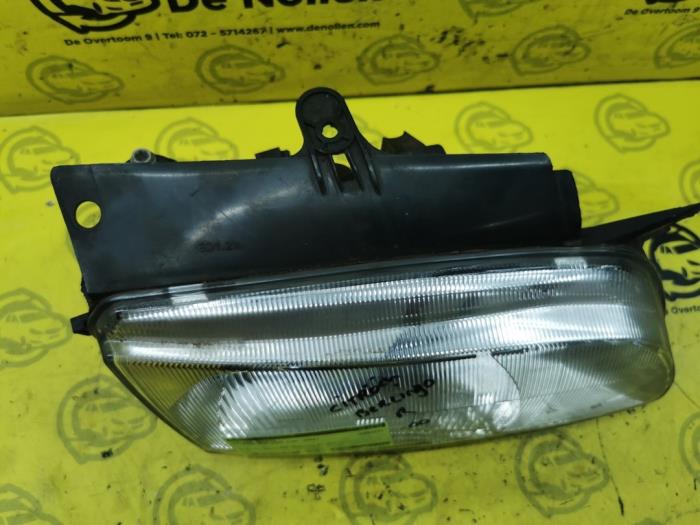 Koplamp rechts van een Citroën Berlingo Cinqspace, Multispace 1.8 1999