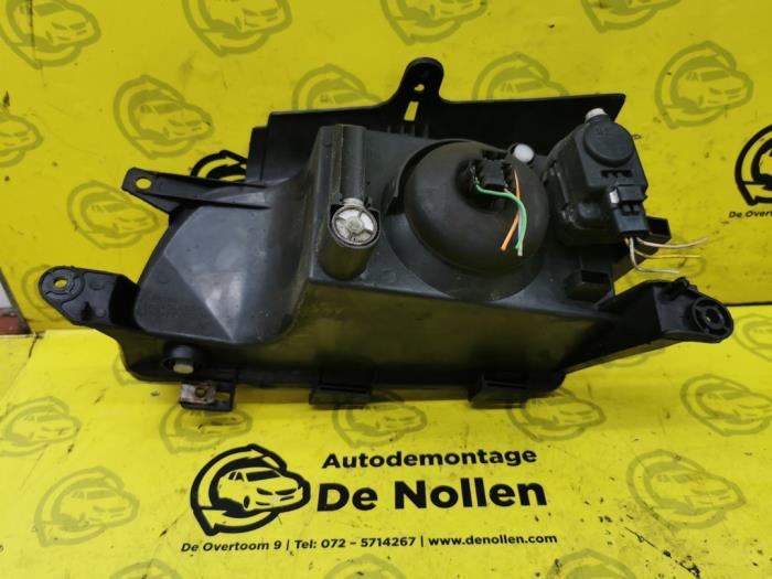 Koplamp rechts van een Citroën Berlingo Cinqspace, Multispace 1.8 1999