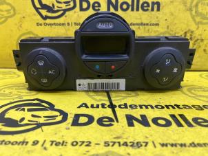 Gebruikte Kachel Bedieningspaneel Renault Megane II CC (EM) 2.0 16V Prijs € 39,99 Margeregeling aangeboden door de Nollen autorecycling