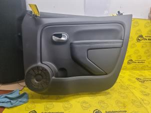 Gebruikte Deurbekleding 4Deurs rechts-voor Renault Twingo III (AH) ZE R80 Prijs € 75,00 Margeregeling aangeboden door de Nollen autorecycling