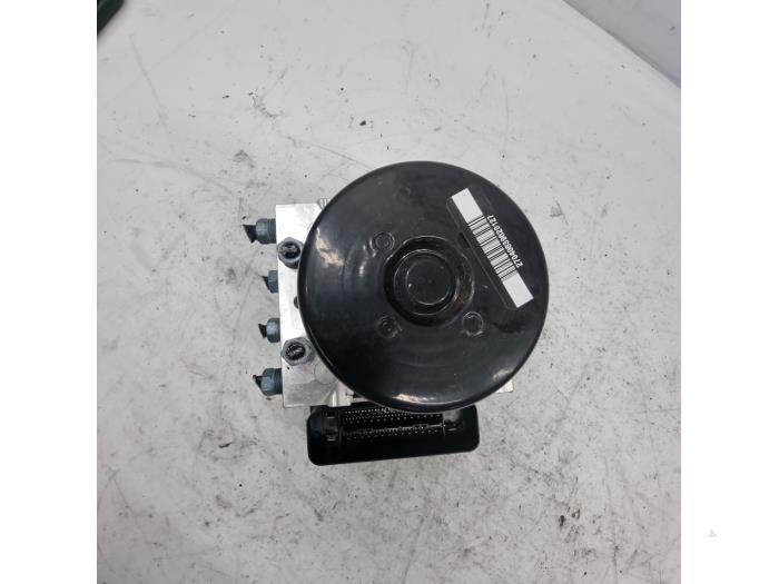 Gebruikte ABS Pomp BMW 1 serie (F21) 116i 1.6 16V Prijs € 71,00 Margeregeling aangeboden door autodemontage denollen