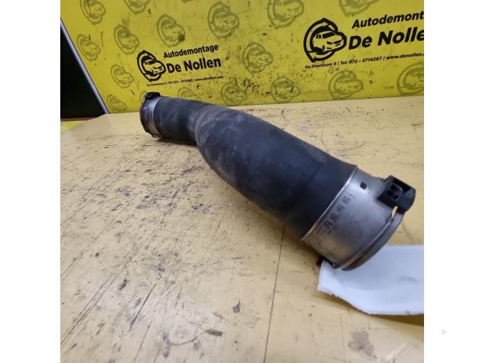 Gebruikte Intercooler Buis BMW 1 serie (F21) 116i 1.5 TwinPower 12V Prijs € 25,00 Margeregeling aangeboden door autodemontage denollen