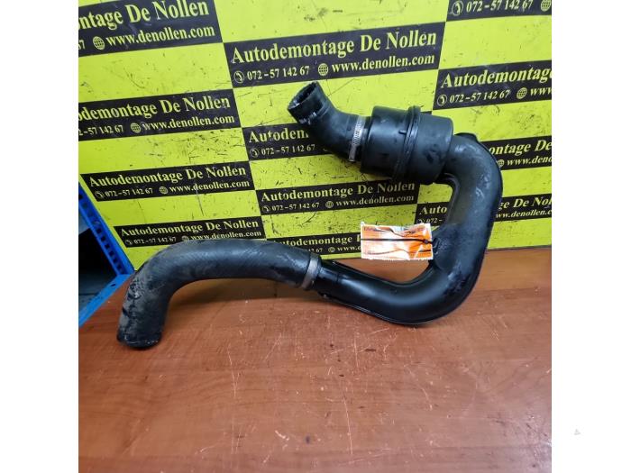 Gebruikte Intercooler Slang Ford Ranger 3.2 TDCI 20V 4x4 Prijs € 55,00 Margeregeling aangeboden door autodemontage denollen