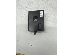 Gebruikte Antenne Mini Mini Convertible (F57) 1.5 12V Cooper Prijs € 25,00 Margeregeling aangeboden door de Nollen autorecycling