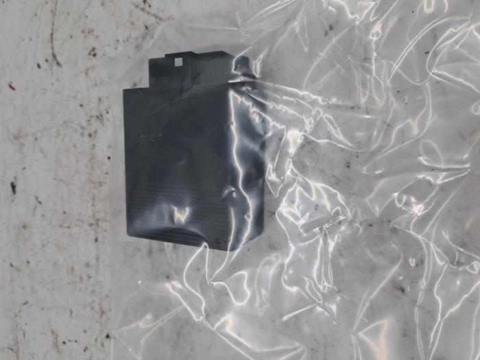Gebruikte Computer Verlichting Mercedes Vito (638.1/2) 2.3 108D Prijs € 30,00 Margeregeling aangeboden door autodemontage denollen