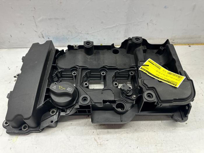 Gebruikte Kleppendeksel Mercedes E (C207) E-200 CGI 16V BlueEfficiency Prijs € 65,00 Margeregeling aangeboden door autodemontage denollen