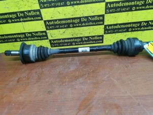 Gebruikte Steekas links-achter BMW 1 serie (F20) 116d 1.5 12V TwinPower Prijs € 175,00 Margeregeling aangeboden door de Nollen autorecycling