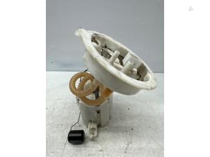 Gebruikte Tank element Pomp BMW 1 serie (F20) 116d 1.5 12V TwinPower Prijs € 49,99 Margeregeling aangeboden door de Nollen autorecycling