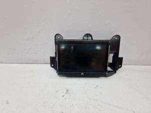 Gebruikte Display Interieur Renault Twingo III (AH) ZE R80 Prijs € 200,00 Margeregeling aangeboden door de Nollen autorecycling