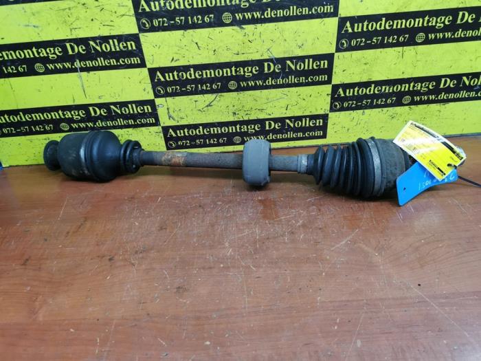 Gebruikte Steekas rechts-voor Renault Clio (B/C57/357/557/577) 1.2 Eco Kat. Prijs € 29,99 Margeregeling aangeboden door autodemontage denollen