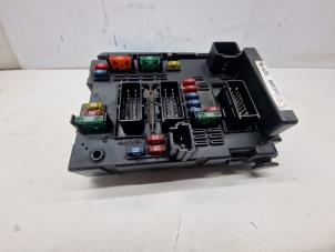 Gebruikte Zekeringkast Peugeot 206 CC (2D) 1.6 16V Prijs € 50,00 Margeregeling aangeboden door de Nollen autorecycling