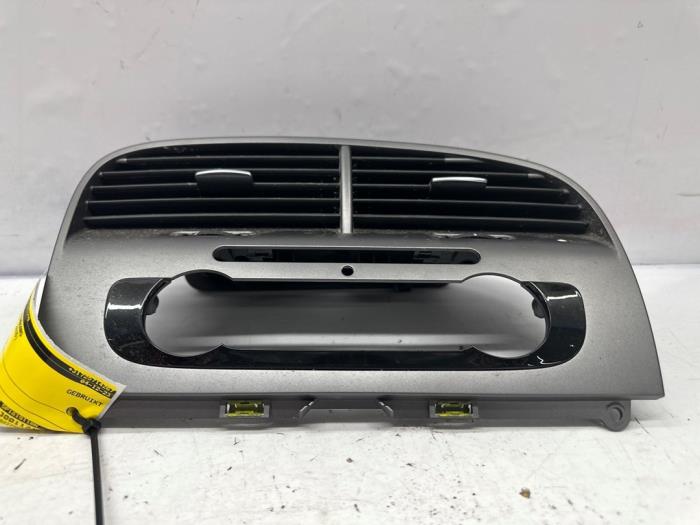 Luchtrooster Dashboard van een Seat Altea XL (5P5) 2.0 TDI 16V 2015