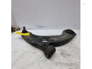 Gebruikte Draagarm rechts-voor Mazda CX-3 (DJ/DK) 2.0 SkyActiv-G 120 Prijs € 80,00 Margeregeling aangeboden door de Nollen autorecycling