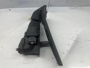 Gebruikte Gaspedaal BMW 1 serie (F20) 116i 1.6 16V Prijs € 49,99 Margeregeling aangeboden door de Nollen autorecycling