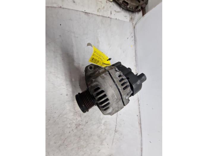 Gebruikte Dynamo Suzuki Swift (ZA/ZC/ZD1/2/3/9) 1.3 D 16V Prijs € 50,00 Margeregeling aangeboden door autodemontage denollen