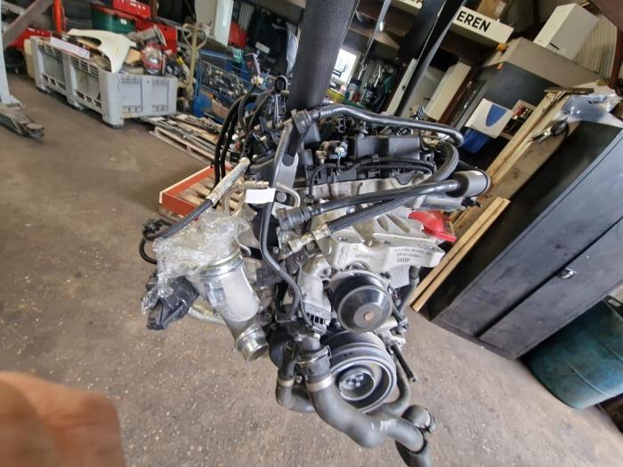 Motor van een MINI Countryman (F60) 1.5 TwinPower Turbo 12V Cooper SE ALL4 2021
