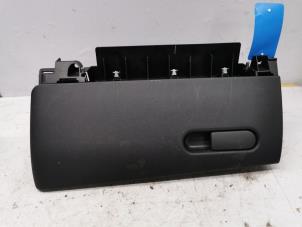 Gebruikte Dashboardkastje Mini Countryman (F60) 1.5 TwinPower Turbo 12V Cooper SE ALL4 Prijs € 97,50 Margeregeling aangeboden door de Nollen autorecycling