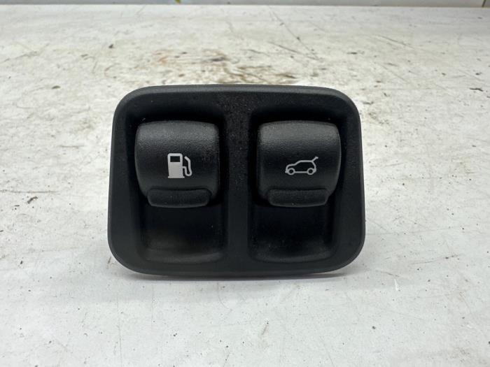 Schakelaar van een MINI Countryman (F60) 1.5 TwinPower Turbo 12V Cooper SE ALL4 2021