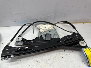 Gebruikte Ruitmechaniek 2Deurs links-voor Mercedes C Sportcoupé (C203) 2.2 C-220 CDI 16V Prijs € 75,00 Margeregeling aangeboden door de Nollen autorecycling