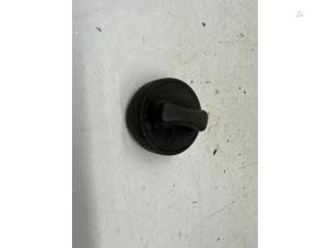 Gebruikte Tankdop Mercedes CLK (C208) 2.3 230K 16V Prijs € 10,00 Margeregeling aangeboden door de Nollen autorecycling