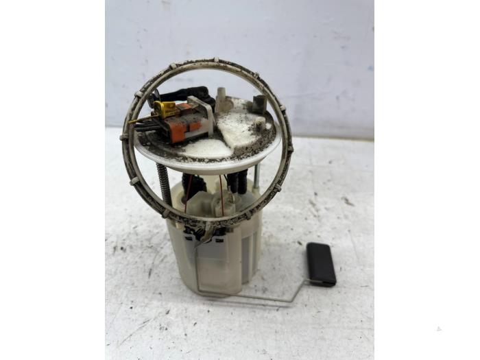 Gebruikte Tank element Pomp Alfa Romeo 147 (937) 1.6 HP Twin Spark 16V Prijs € 50,00 Margeregeling aangeboden door autodemontage denollen
