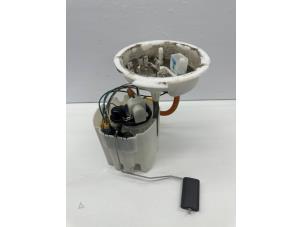 Gebruikte Tank element Pomp BMW 2 serie Active Tourer (F45) 218i 1.5 TwinPower Turbo 12V Prijs € 100,00 Margeregeling aangeboden door de Nollen autorecycling