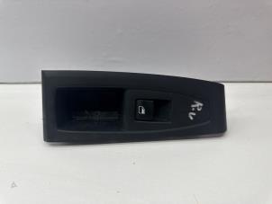 Gebruikte Ruit schakelaar elektrisch BMW 2 serie Active Tourer (F45) 218i 1.5 TwinPower Turbo 12V Prijs € 25,00 Margeregeling aangeboden door de Nollen autorecycling