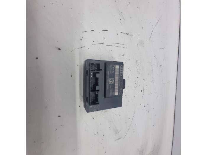 Gebruikte Computer Body Control Audi S6 Avant (C6) 5.2 V10 40V Prijs € 24,95 Margeregeling aangeboden door autodemontage denollen