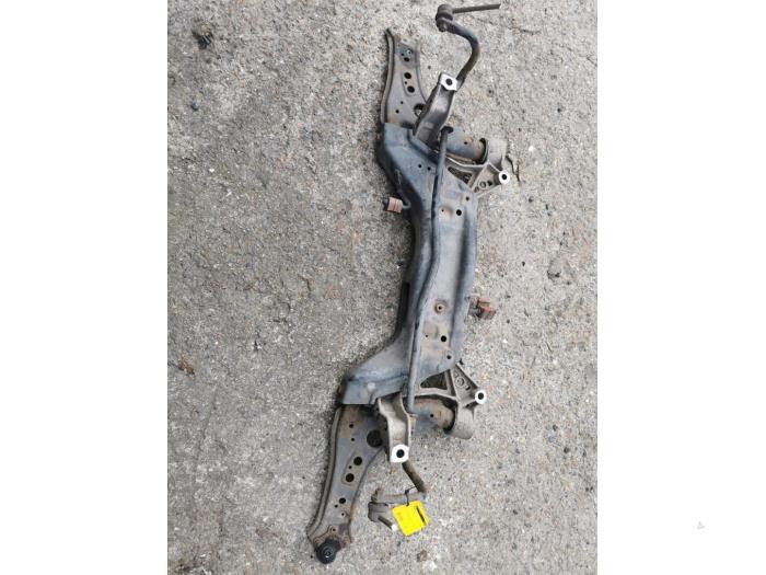 Gebruikte Subframe Volkswagen Polo IV (9N1/2/3) 1.2 12V Prijs € 125,00 Margeregeling aangeboden door autodemontage denollen