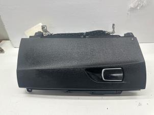 Gebruikte Handschoenenkastje BMW 1 serie (F20) 118d 2.0 16V Prijs € 75,00 Margeregeling aangeboden door de Nollen autorecycling