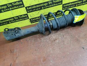 Gebruikte Voorpoot rechts Toyota Yaris (P1) 1.0 16V VVT-i Prijs € 50,00 Margeregeling aangeboden door de Nollen autorecycling