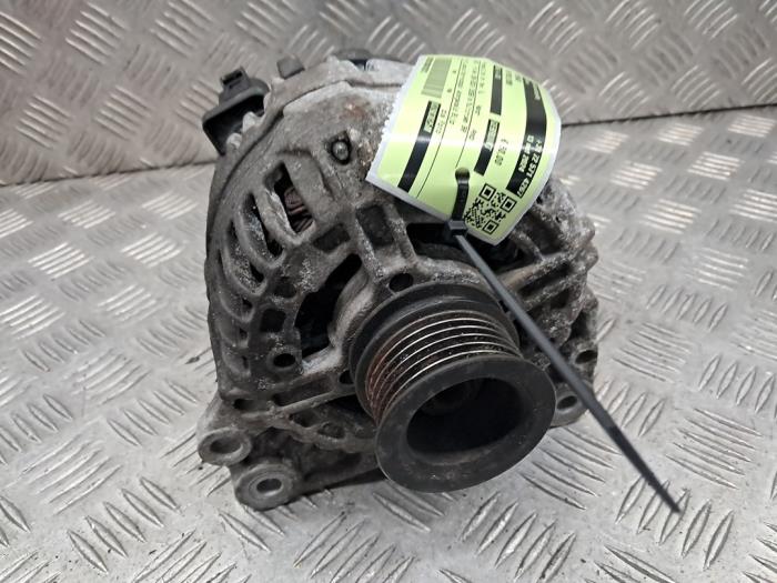 Gebruikte Dynamo Volkswagen Polo IV (9N1/2/3) 1.4 16V Prijs € 50,00 Margeregeling aangeboden door autodemontage denollen