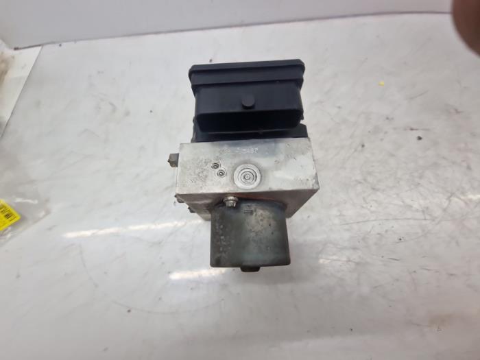 ABS Pomp van een Fiat Croma (194) 1.8 MPI 16V 2008