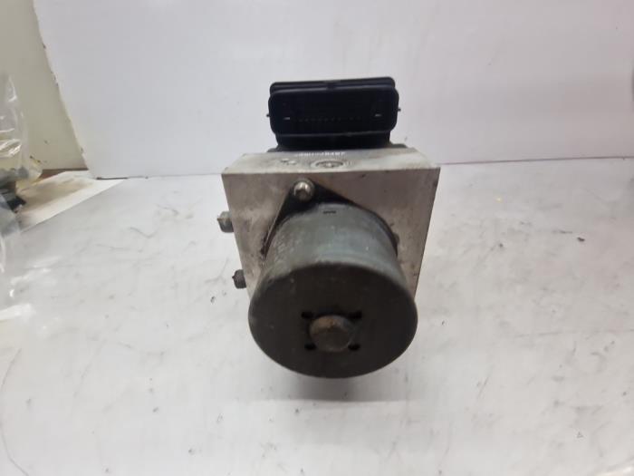 ABS Pomp van een Fiat Croma (194) 1.8 MPI 16V 2008