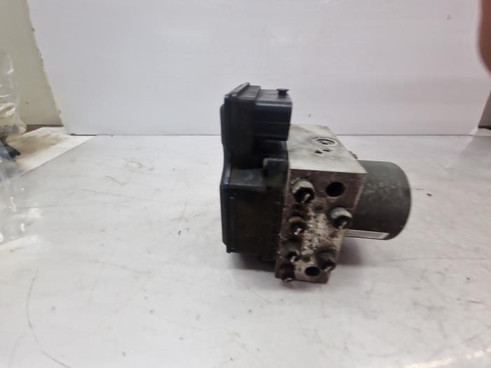 ABS Pomp van een Fiat Croma (194) 1.8 MPI 16V 2008