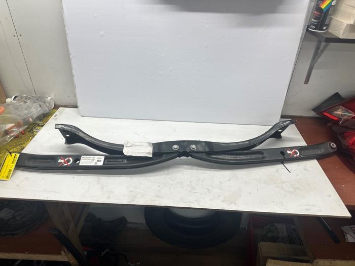 Gebruikte Subframe Renault Twingo III (AH) ZE R80 Prijs € 125,00 Margeregeling aangeboden door autodemontage denollen