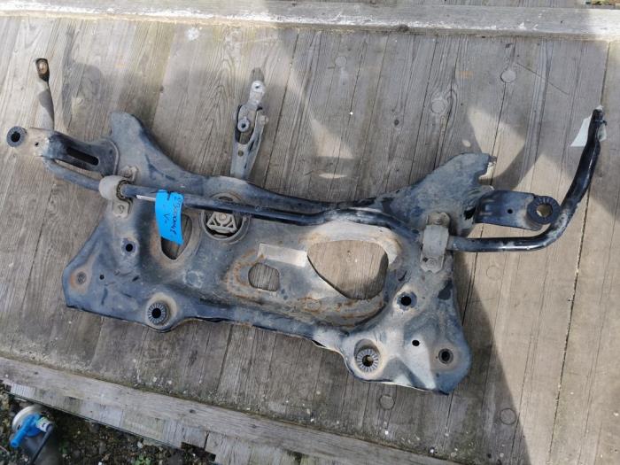 Gebruikte Subframe Seat Leon SC (5FC) 2.0 TDI FR 16V Prijs op aanvraag aangeboden door autodemontage denollen